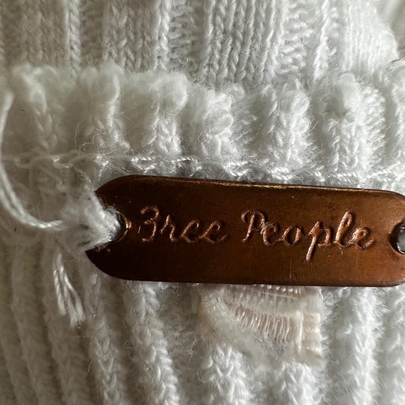 3 Sweater Bundle Bonanza: Theory & Alexander Wang (wool) & Free People (cotton) - Picture 5 of 9